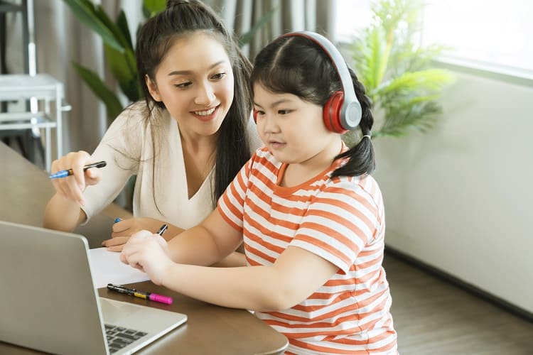 Parent's role in kids' online classes
